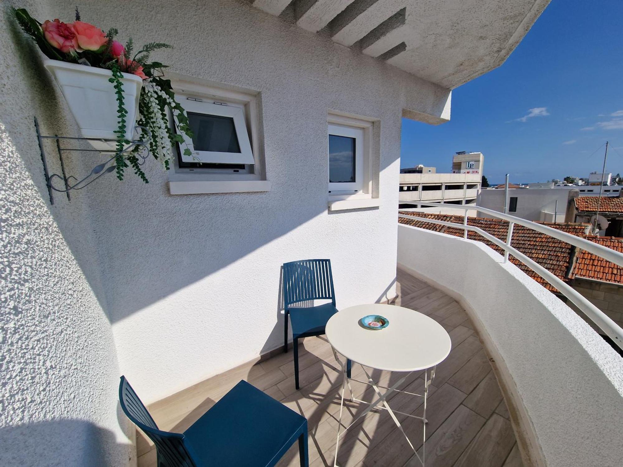 Kitieos Central Apts 100M From Finikoudes Beach ลาร์นาคา ภายนอก รูปภาพ