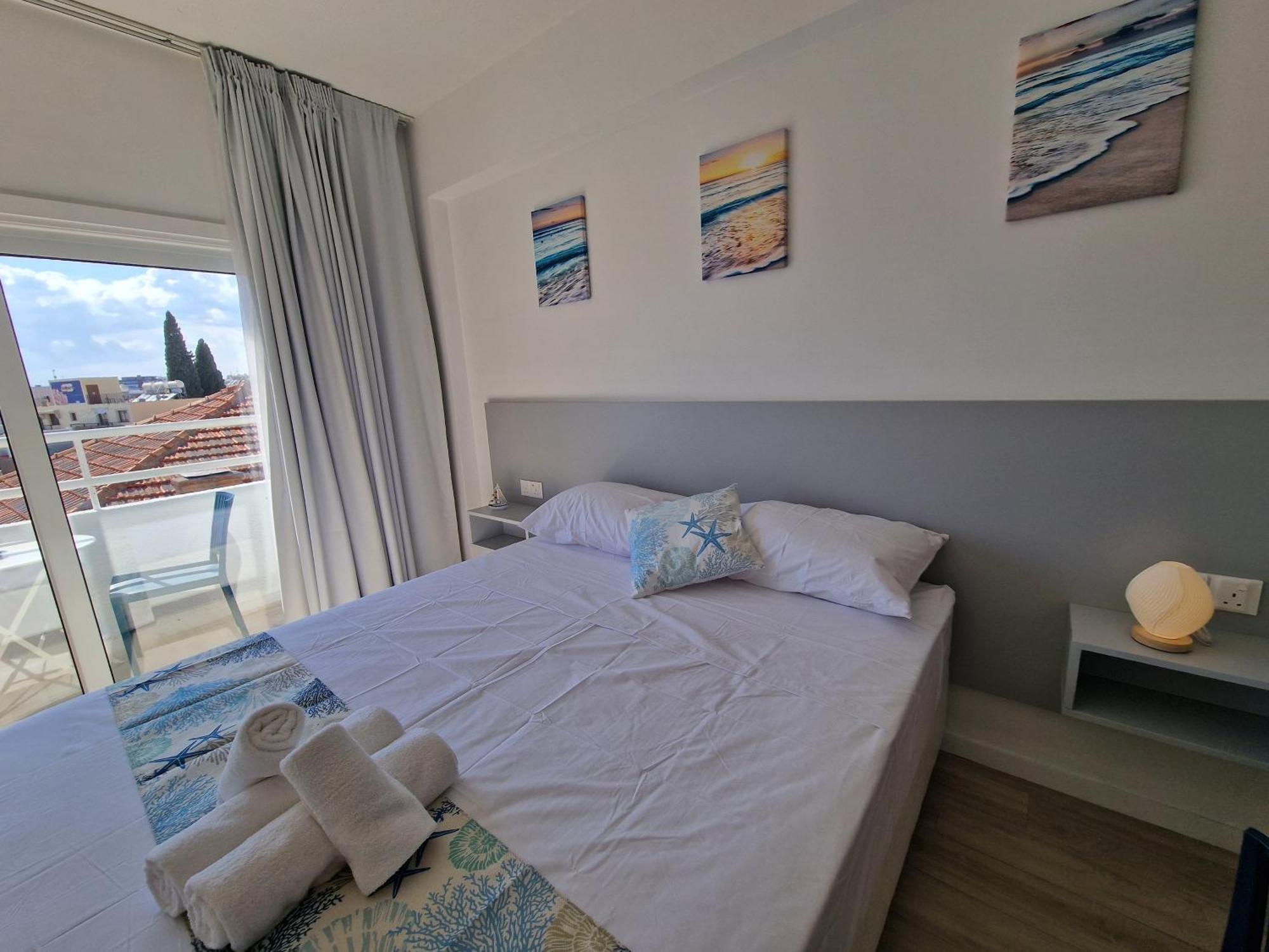Kitieos Central Apts 100M From Finikoudes Beach ลาร์นาคา ภายนอก รูปภาพ