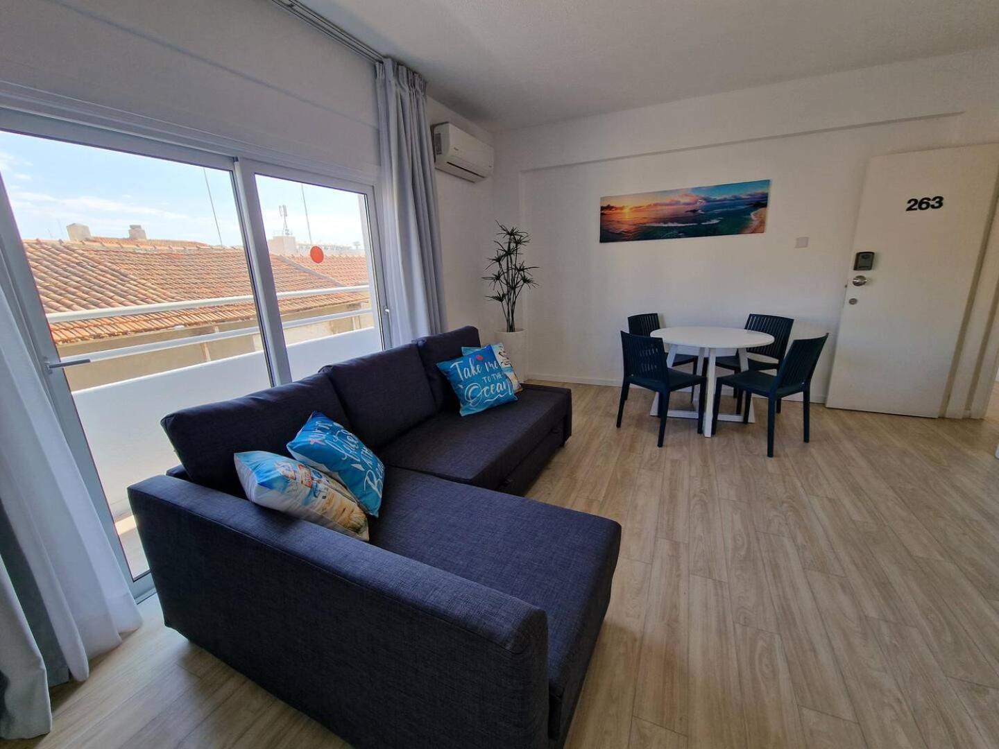 Kitieos Central Apts 100M From Finikoudes Beach ลาร์นาคา ภายนอก รูปภาพ