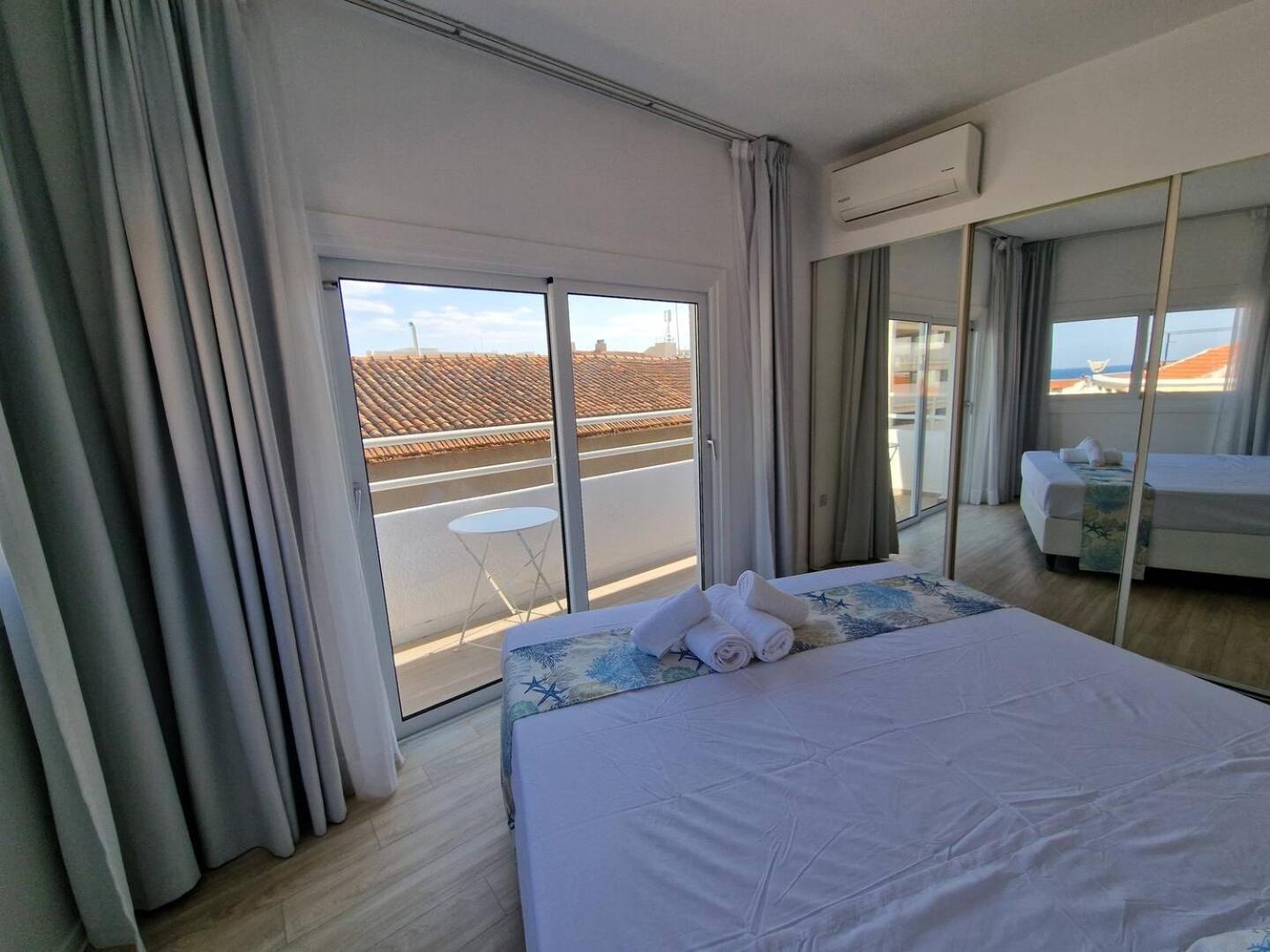 Kitieos Central Apts 100M From Finikoudes Beach ลาร์นาคา ภายนอก รูปภาพ