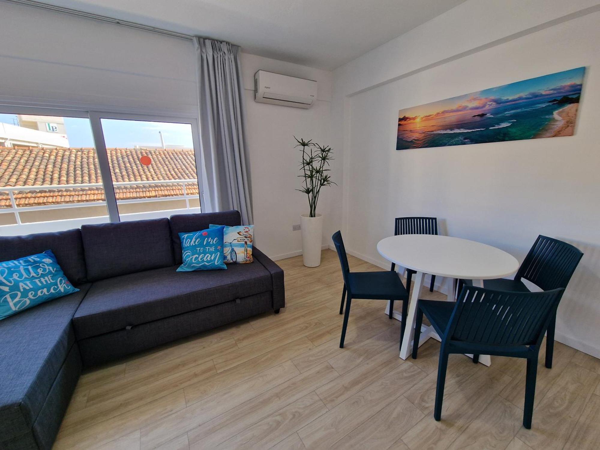 Kitieos Central Apts 100M From Finikoudes Beach ลาร์นาคา ภายนอก รูปภาพ